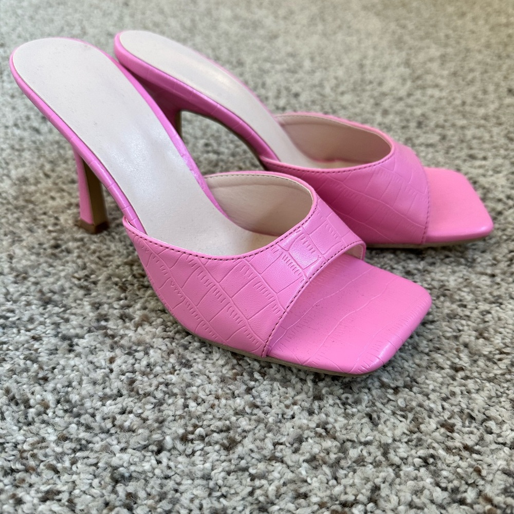 Crocodile Print Pink Mule